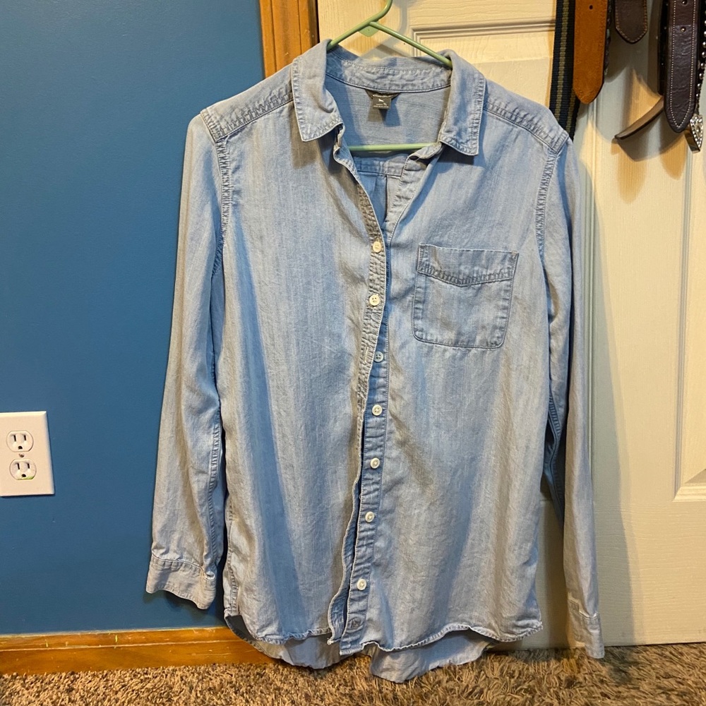 Women’s Eddie Bauer Blue button up (TL)